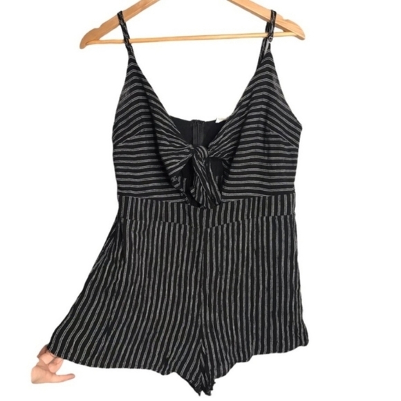 Honey Punch Tie Front Romper Black White Stripe Womens Medium M Adjustable Strap - Picture 3 of 14